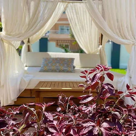 Semesterbostad Serenty 1 + 1 Luxury